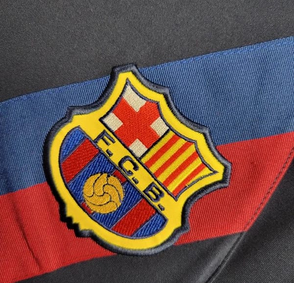 Retro 02/03 Barcelona Third Jersey - Image 2