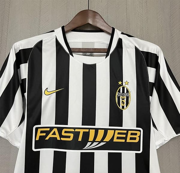 03/04 Retro Juventus Home Jersey - Image 4