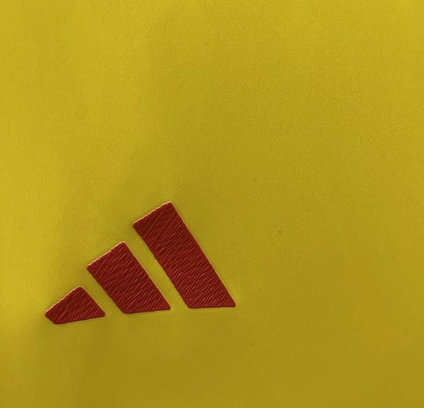 24/25 Flamengo Limited Edition Goalkeeper Yellow Jersey - Image 2
