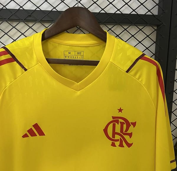 24/25 Flamengo Limited Edition Goalkeeper Yellow Jersey - Image 3