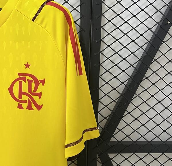 24/25 Flamengo Limited Edition Goalkeeper Yellow Jersey - Image 6