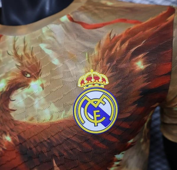 Player Version 25/26 Real Madrid Gold with Phoenix NA ZHA Jersey - Image 2
