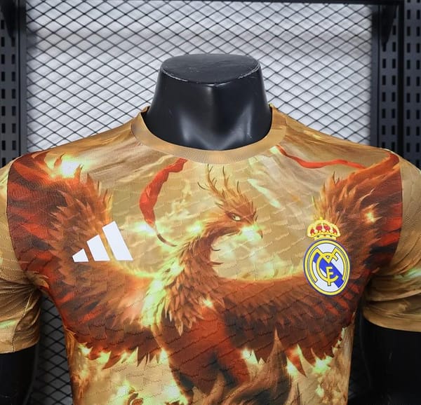 Player Version 25/26 Real Madrid Gold with Phoenix NA ZHA Jersey - Image 3