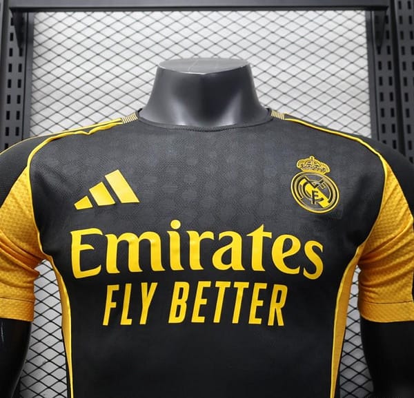 Player Version 25/26 Real Madrid Black with Gold Accents and Emirates Sponsor Jersey - Image 6
