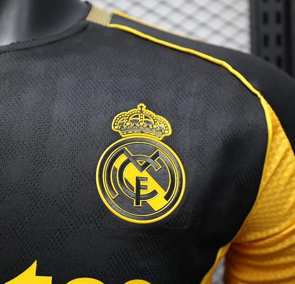 Player Version 25/26 Real Madrid Black with Gold Accents and Emirates Sponsor Jersey - Image 7