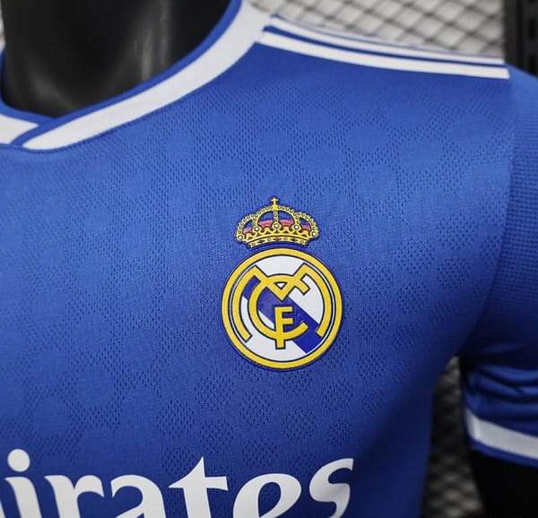 Player Version 25/26 Real Madrid Third Blue Jersey - Image 4