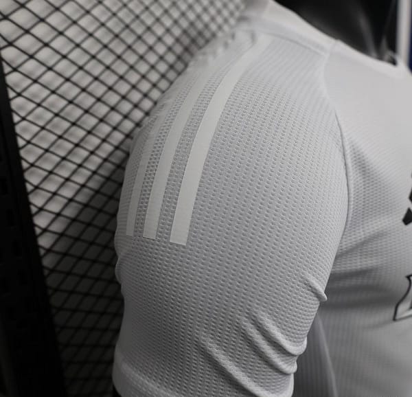 Player Version 25/26 Arsenal White with Emirates Sponsor Jersey - Image 7