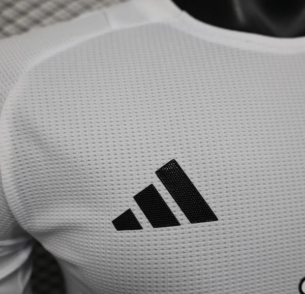 Player Version 25/26 Arsenal White with Emirates Sponsor Jersey - Image 9