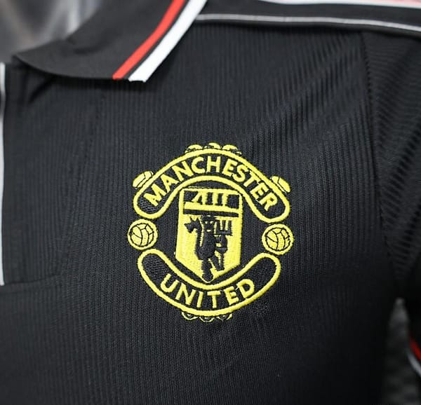 Player Version 98/99 Manchester United Third Black Jersey - Image 2