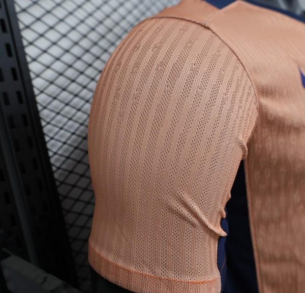 Player Version 25/26 FC Barcelona Pink 125Th Anniversary Jersey with Spotify Sponsor and Navy Blue Accents - Image 12