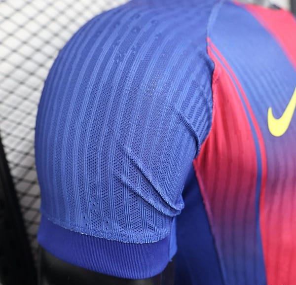 Player Version 25/26 Barcelona Home Jersey - Image 4