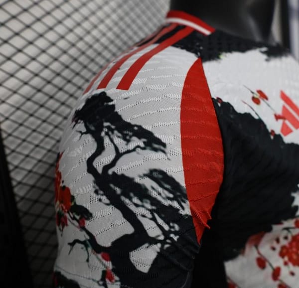 Player Version 25/26 Real Madrid Chinese Ink Painting Style Limited Edition Jersey with Emirates Sponsor - Image 5