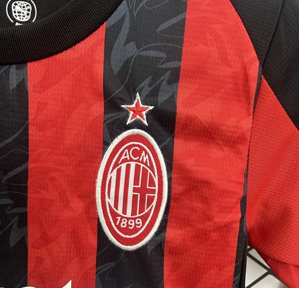 25/26 Kids AC Milan Home Size 16-28 Jersey - Image 4