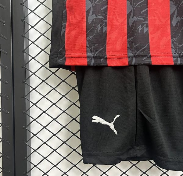 25/26 Kids AC Milan Home Size 16-28 Jersey - Image 6