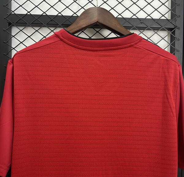 18/19 Retro Manchester United Home Jersey - Image 4