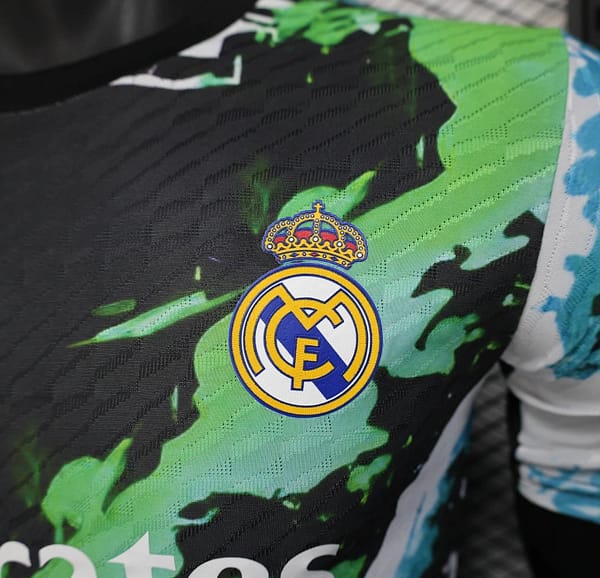 25/26 Player Version Real Madrid Black Splash Art Special Edition Jersey - Image 4