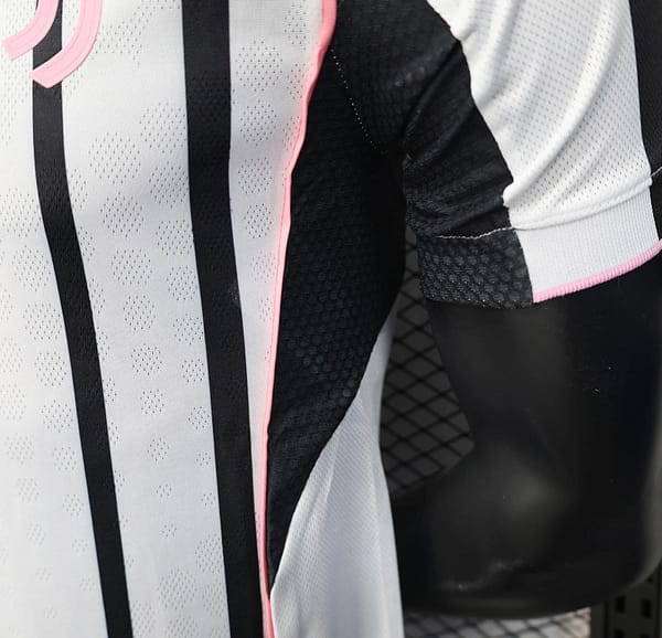 25/26 Player Version Juventus Home - Image 8