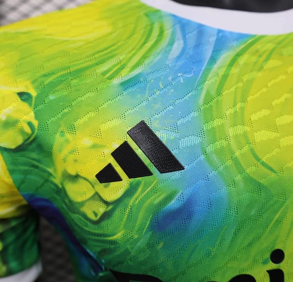 25/26 Player Version Real Madrid Limited Edition Goalkeeper Jersey - Emirates Neon Yellow Marble Design - Image 4
