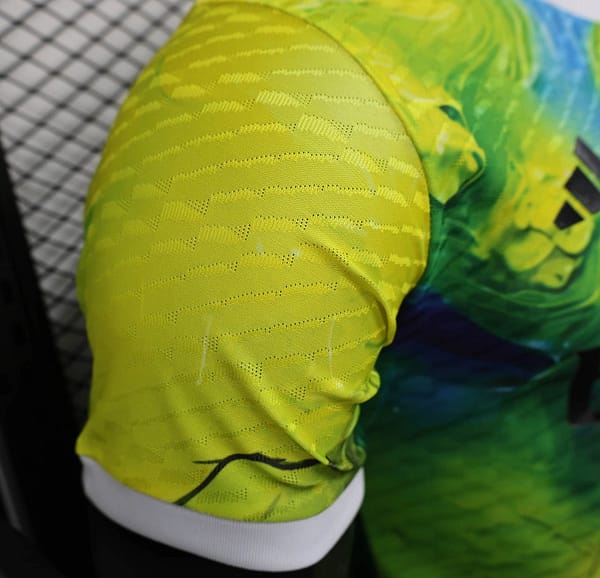 25/26 Player Version Real Madrid Limited Edition Goalkeeper Jersey - Emirates Neon Yellow Marble Design - Image 7