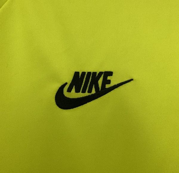 95/96 Retro Borussia Dortmund Home Jersey - Image 9