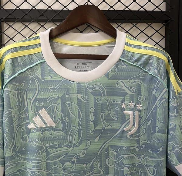 25/26 Juventus Away Jersey - Image 3