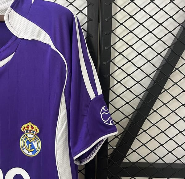 06/07 Retro Real Madrid THIRD Jersey - Image 5