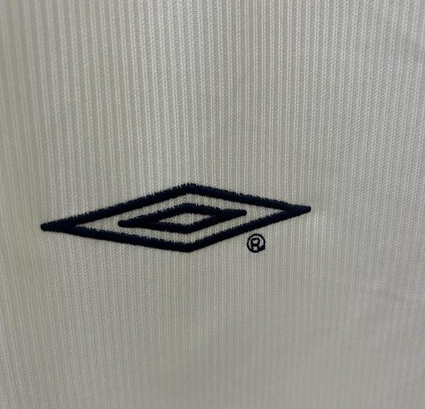 00/01 Retro Manchester United Away Jersey - Image 7