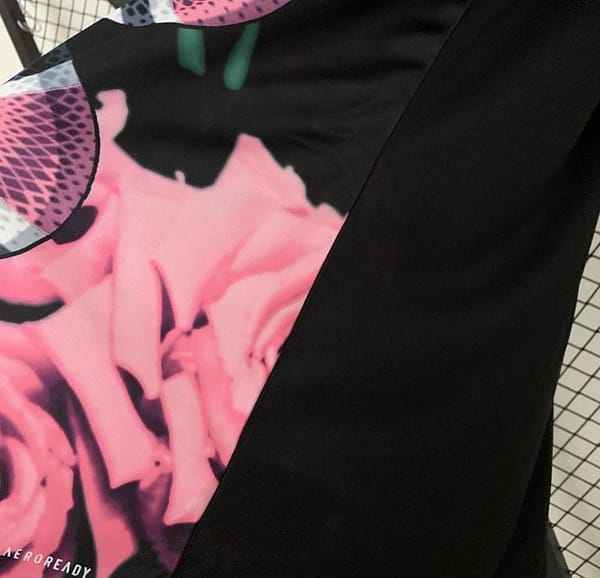 25/26 Real Madrid Special Pink Rose Jersey - Image 6