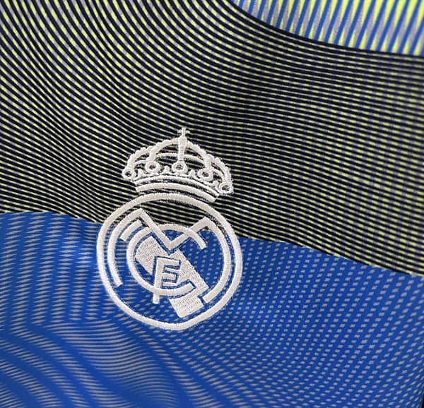 25/26 Real Madrid Training Jersey - Image 2