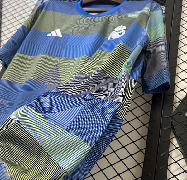 25/26 Real Madrid Training Jersey - Image 5