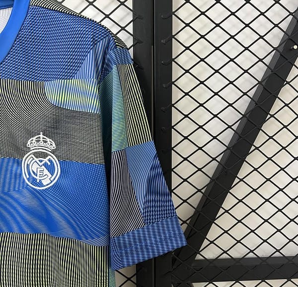25/26 Real Madrid Training Jersey - Image 6