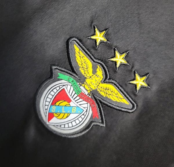 Retro 09-10 Benfica Away Black Jersey - Image 3