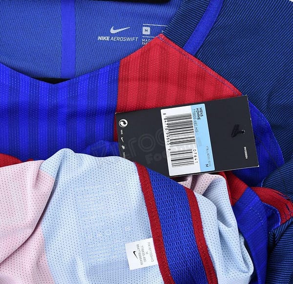 Retro 16/17 Barcelona Home Long Sleeve Jersey - Image 5