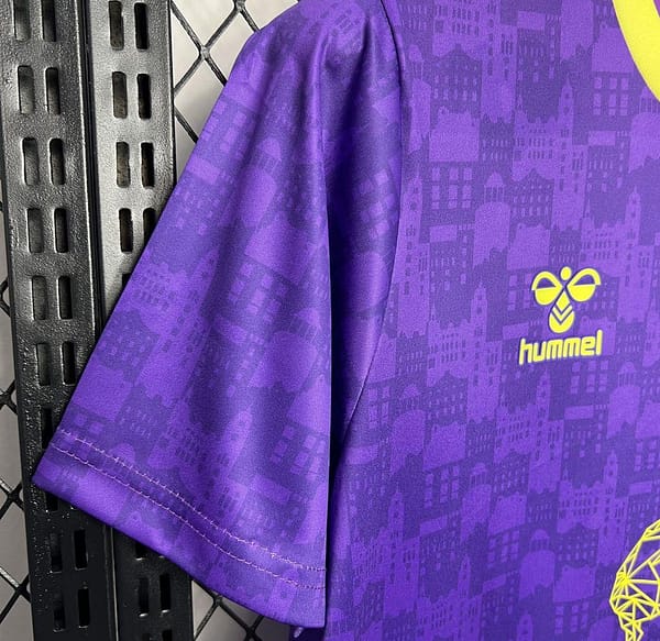 24/25 Malaga Purple Pre-match Training Jersey - Image 6