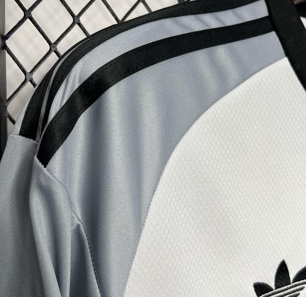 2024/25 Juventus Third Goalkeeper White Jersey - Image 6