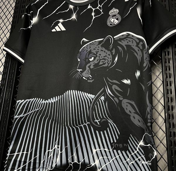 2024/25 Real Madrid Special Edition Black Jersey - Image 4