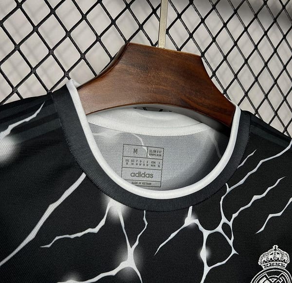 2024/25 Real Madrid Special Edition Black Jersey - Image 7