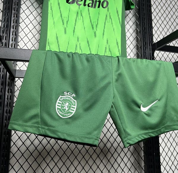 2024/25 Kids Sporting CP Thirds Away Kit - Image 4