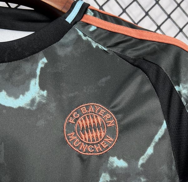 2024/25 KidsBayern Munich Away Kit - Image 4