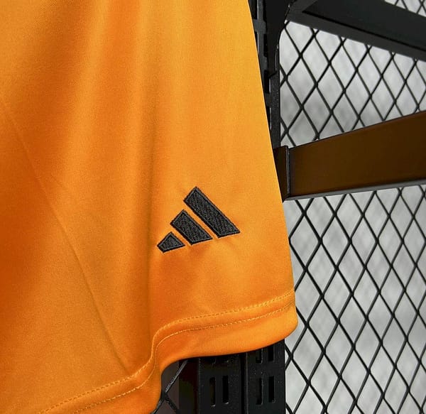 2024/25 Real Madrid Away Shorts - Image 3