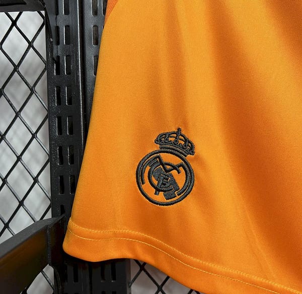 2024/25 Real Madrid Away Shorts - Image 4