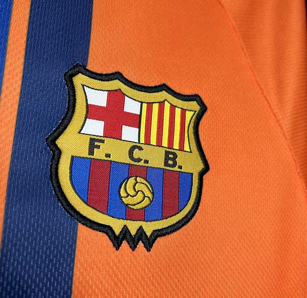 Retro 96/97 Barcelona Away Jersey - Image 6