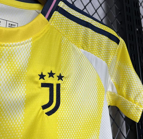 24/25 Kids Juventus Away Yellow Jersey - Image 4