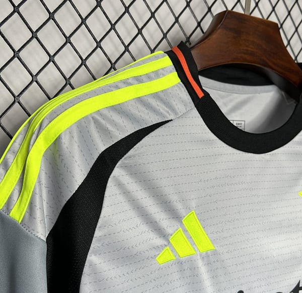 24/25 Benfica THIRD Jersey - Image 7