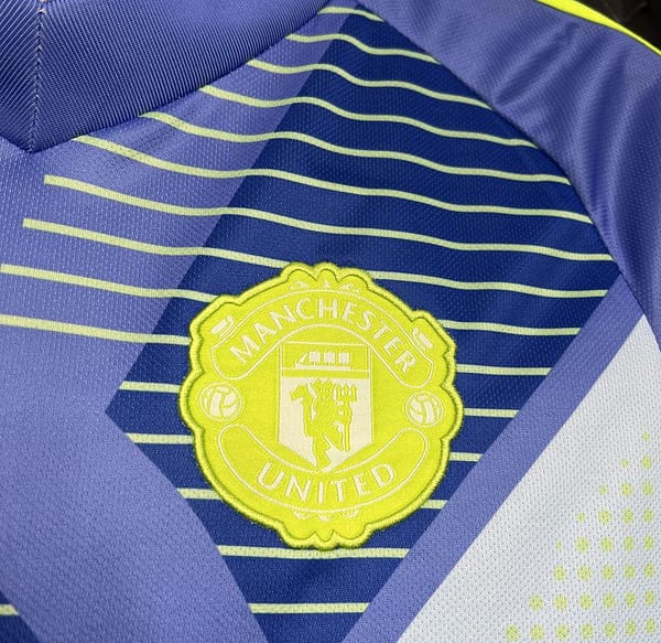 24/25 Manchester United Home Purple Goalkeeper Jersey - Image 5