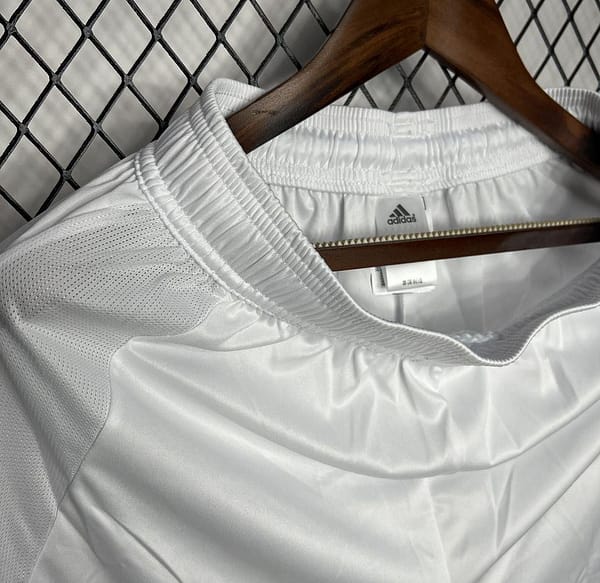 24/25 Real Madrid Home Shorts - Image 3