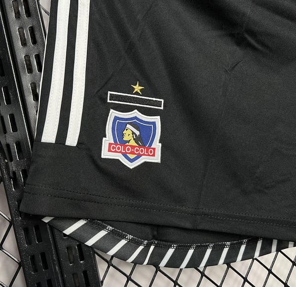 24/25 Colo Colo Home Shorts - Image 3