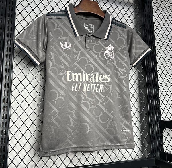 24/25 Kids Real Madrid Third Black Jersey - Image 3