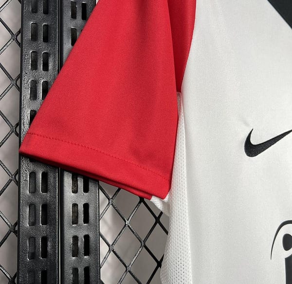 24/25 Eintracht Frankfurt Home Jersey - Image 9