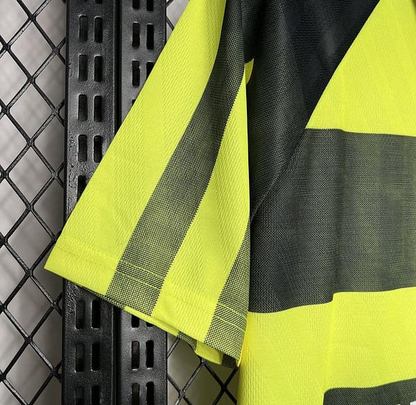Retro 96/97 Celtic Away Yellow/Black Jersey - Image 4
